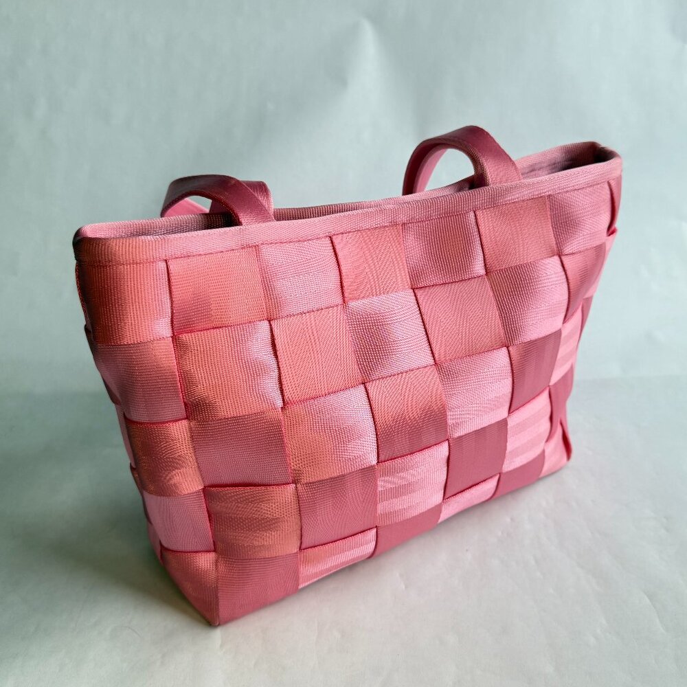 Harveys Pink Original Seatbelt Bag Medium Size with Magnetic Closure